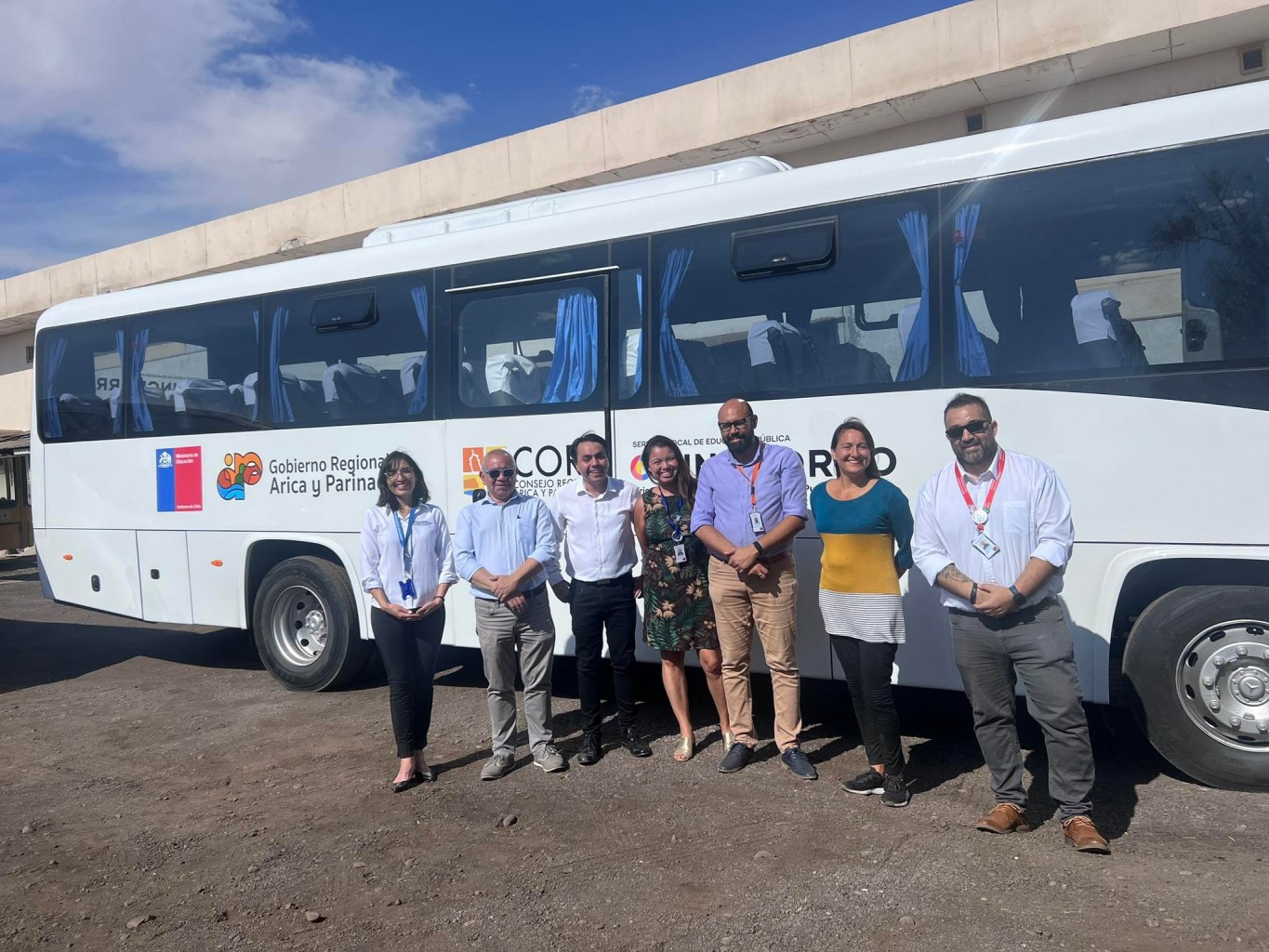 Foto grupal buses.jpg